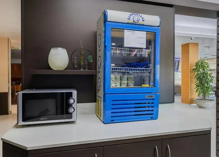 호텔 코트야드 바이 메리어트 베니스 에어포트 4*